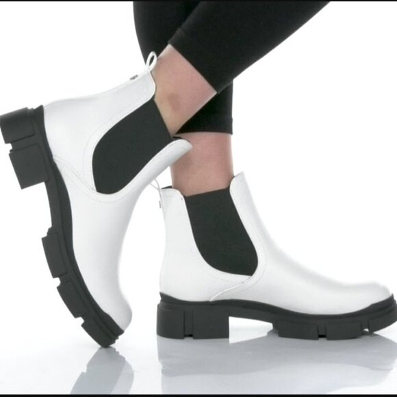 NWT Nine West Abra Chelsea Lug White Y2k Millennial Ankle Biker Boot Size 9 - Picture 1 of 5